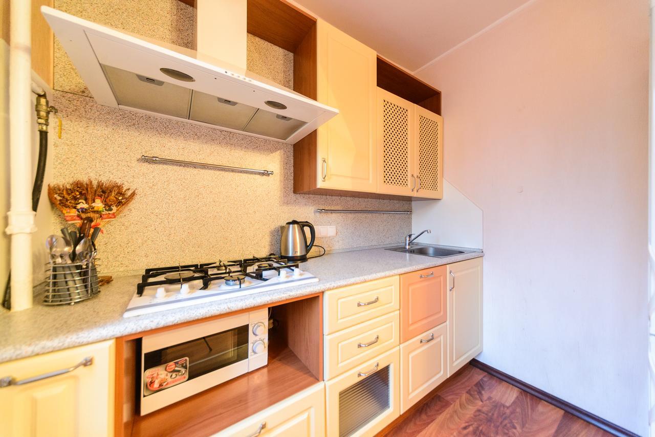Apartment On Hryhoriia Chuprynky Kiev Exteriör bild